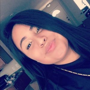 Meet your Posher, Alyssa